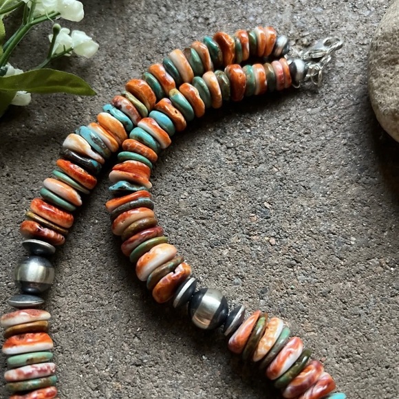 Sterling Silver Graduated Spiny Oyster Turquoise Bead Necklace 18 Inch - Picture 7 of 12